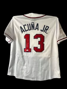 Ronald Acuña Jr. Jersey personalizado firmado (JSA) - Imagen 1 de 3