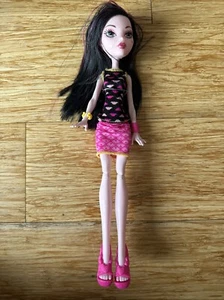 Monster High Creepateria Draculaura Doll - Picture 1 of 5