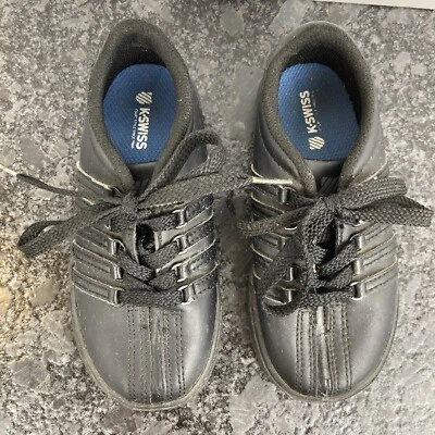 Zapatillas deportivas K Swiss para niños pequeños negras con corbata de encaje Foto 1 de 4