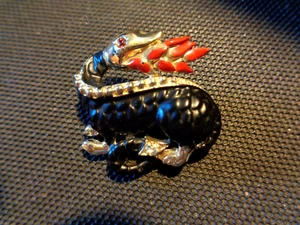 COBRA SNAKE  BLACK & GOLDTONE 🌟 WRANGLER RHINESTONES VTG. BROOCH PIN👀 - Picture 1 of 6