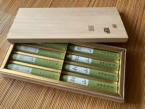 Incense Sticks Japanese OKO High-class 5.3 inches Sandalwood Yasuda-Shokeido - Picture 1 of 8