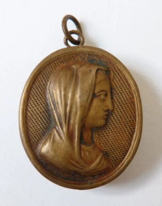 Boite Reliquaire pendentif ancien relique de Saint reliquary Sainte Vierge - Foto 1 di 4