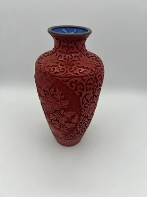 Jarrón vintage chino cinabrio tallado a mano floral ~7,9” - esmalte azul Foto 1 de 4