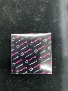 MAC BEAUTY POWDER HELLO KITTY COLLECTION - Picture 1 of 4