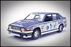 Alfa Romeo 75 Competición. Bburago Italia. Escala 1/24 - Imagen 1 de 8