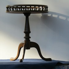 TAVOLINO DI FORMA ROTONDA IN LEGNO - ITALIA - EPOCA 1940/50