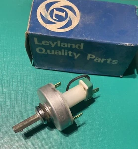 NOS Land Rover Series 3 Windscreen Wiper / Washer Switch 579006 GENUINE - Picture 1 of 1