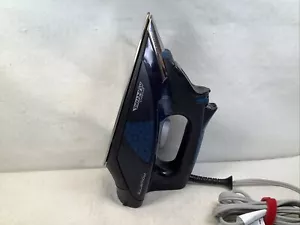 Rowenta DW5051 limited addition Steam Iron 1750 Watt Project Runway  - Picture 1 of 6
