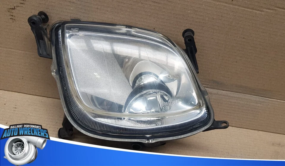 Porsche Cayenne 2006 RHF lower headlight Foglight - image 1 of 4