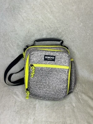 Igloo Portable Insolated Lunchbox Soft Sides W/ Shoulder Strap Gently Used - Image 1 of 4