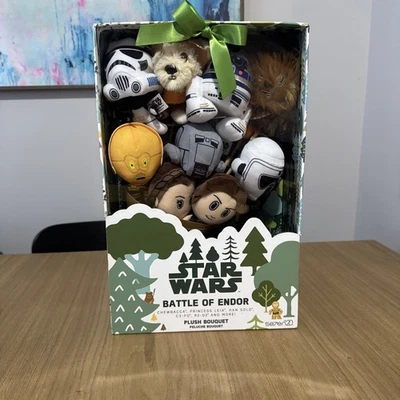 RARO Ramo de Peluche Star Wars Battle of Endor ¡Nuevo EN CAJA! Se7en20 Foto 1 de 2