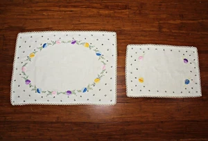 VTG 2 Pc Vanity Linens Set Of Runner & Doily Embroidered / Woven Edge ESTATE #02 - Picture 1 of 9