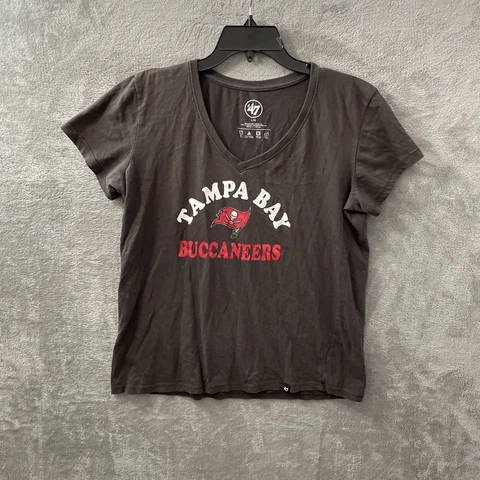 Tampa Bay Buccaneers Top NFL ‘47 Brand Woman’s Large Gray V Neck Short Sleeve Cover
