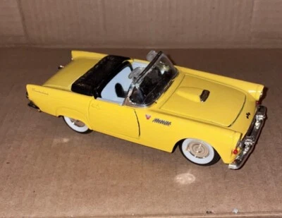 Signature Models 1:32 Scale Yellow 1955 Ford Thunderbird  - Image 1 of 4