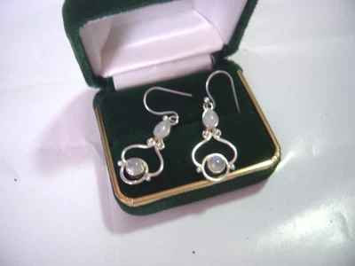 HERMOSOS-PLATA MACIZA-DE COLECCIÓN-PENDIENTES HECHOS A MANO-PIEDRAS LUNARES ARDIENTES-LIMPIADOS-4,2 CM Foto 1 de 4