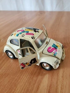 White Volkswagen VW Classic Beetle Bug with Letters Die Cast SS5702 doors open - Picture 1 of 12