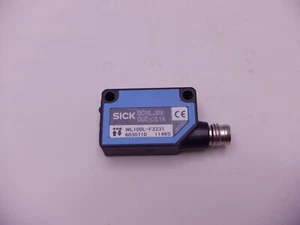 Sick WL100L-F2231 6030710 Photoelectric Retro-Reflective Sensor - Picture 1 of 3
