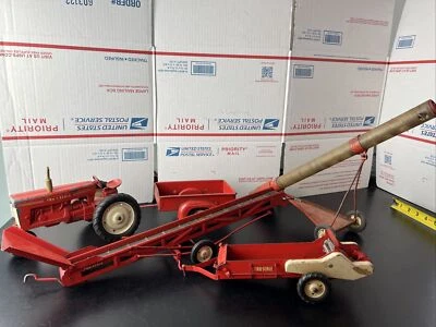 1/16 TRU-SCALE "560" TRACTOR TRAILER + IMPLEMENTS GOOD ORIGINALS 1960s vintage - Image 1 of 4