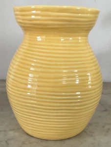 Crate & Barrel Vase - gelb gerippt - signiert B. Eigen - Bild 1 von 7