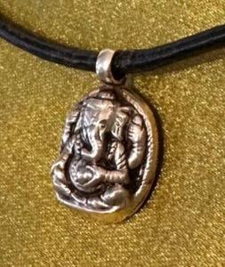 Kleines 925er SILBER BUDDHA-GANESHA AMULETT aus NEPAL - Bild 1 von 2