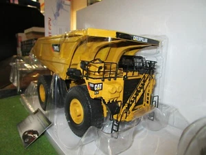 CATERPILLAR CAT 793D MINING TRUCK Tombereau de chantier TP au 1/50 NORSCOT 55174 - Imagen 1 de 4