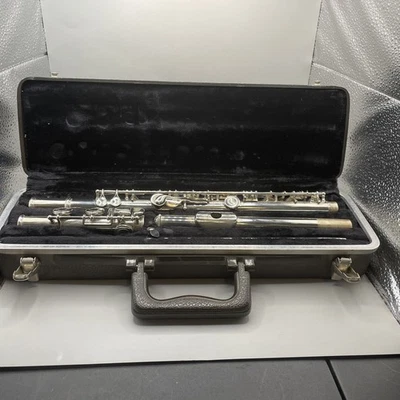 Vintage Selmer Bundy USA Flute - Image 1 of 4