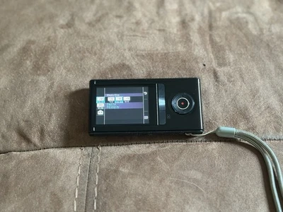 RARE! Sony Bloggie 3D Video Cam, 8GB onboard storage   - Image 1 of 4
