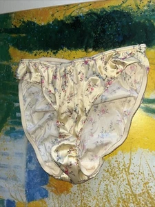 True Vintage Victoria's Secret Second Skin Satin FLORAL Bikini Slip Höschen Medium - Bild 1 von 14