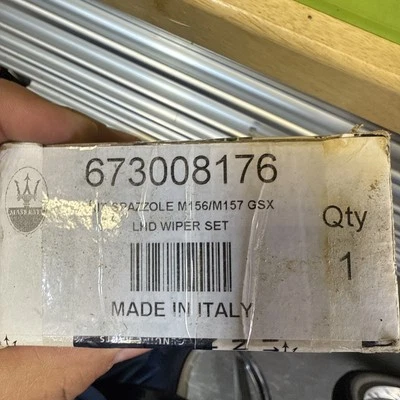 Conjunto de lâminas de limpador genuínas Maserati Ghibli Quattroporte Levante 673008176 - Imagem 1 de 3