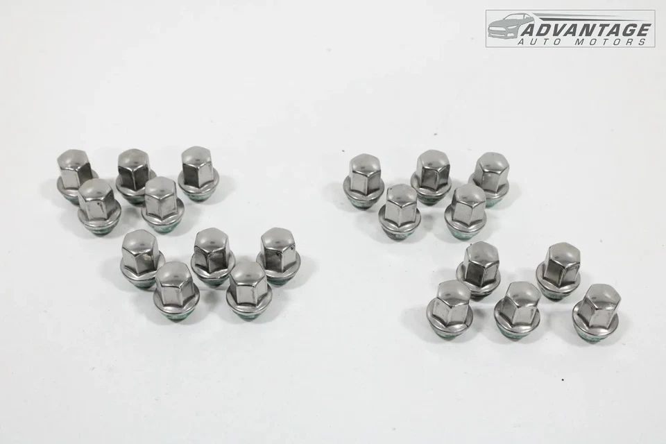 Juego de 20 pernos de tuerca de llanta delantera o trasera Chevrolet Trax 2024 plateados OEM Foto 1 de 4