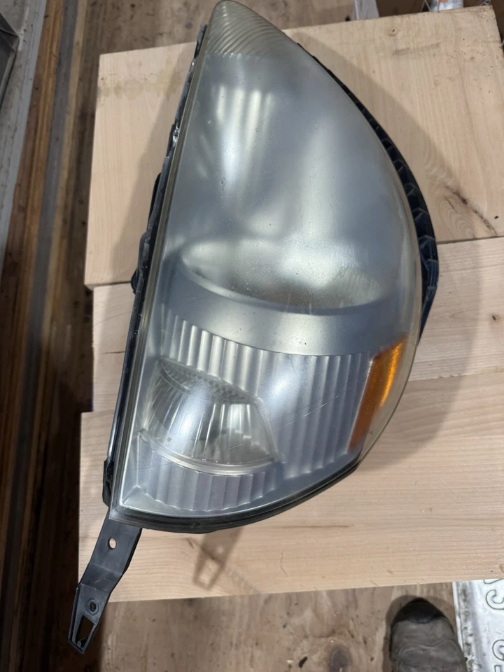 Faro pasajero derecho Honda Fit 2007-2008 OEM 86G Foto 1 de 4