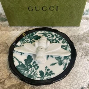 GUCCI × RICHARD GINORI Herbarium Biene Porzellan Räucherstäbchenhalter grün mit Box UNBENUTZT - Bild 1 von 3