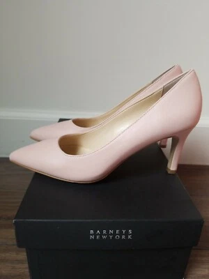 Sapatos femininos italianos Barneys New York novo na caixa sapatos de couro nude tamanho: 6 custava US$ 398 - Imagem 1 de 4