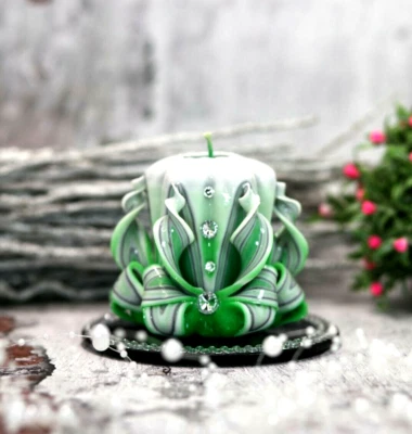 Geschnitzte Kerze 7cm Geschenk  Deko Grün - Bild 1 von 3