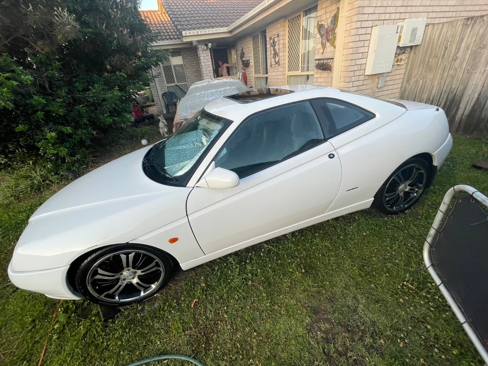 Alfa Romeo Spider  - image 1 of 4