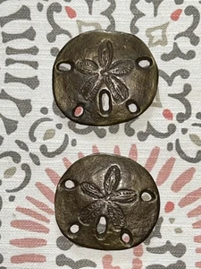 (2) Vintage massiver Messing Sand Dollar Briefbeschwerer Strand Maritim Dekor 2" Schiff Boot - Bild 1 von 3