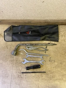 GENUINE MITSUBISHI L200 TOOLKIT - Picture 1 of 5