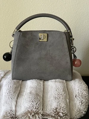 Bolso Bandolera Kate Spade Gamuza Liebre Gris Phoebe Mango Superior Herrajes Plateados Foto 1 de 4