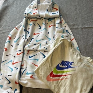 Nike Youth Large Lot  - Picture 1 of 4