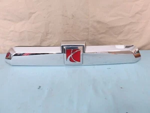 ✅ 06-07 Saturn Vue Trunk Lid Garnish License Plate Molding Chrome OEM 21996225 - Picture 1 of 8