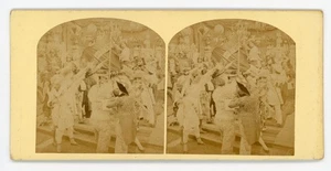 Stereoview Stereoskop Karte große Gruppe interessanter französischer Tänzer? Mit Hüten - Bild 1 von 2
