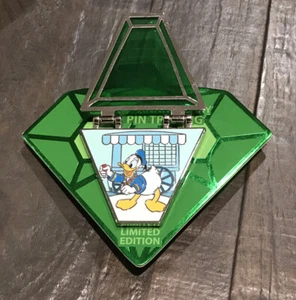 Disney Pin Trading 20th Anniversary Pin Donald Duck 2020 Emerald Green Gem Pin - Picture 1 of 3