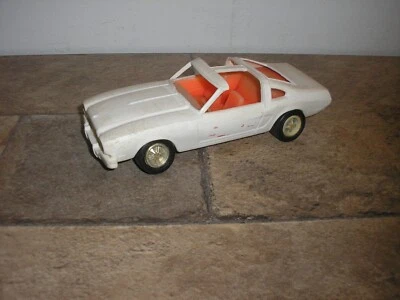 RARO De Colección Plástico 7 3/8" Ford Mustang II Hatchback T-Tops Blanco ENVÍO GRATUITO Foto 1 de 4