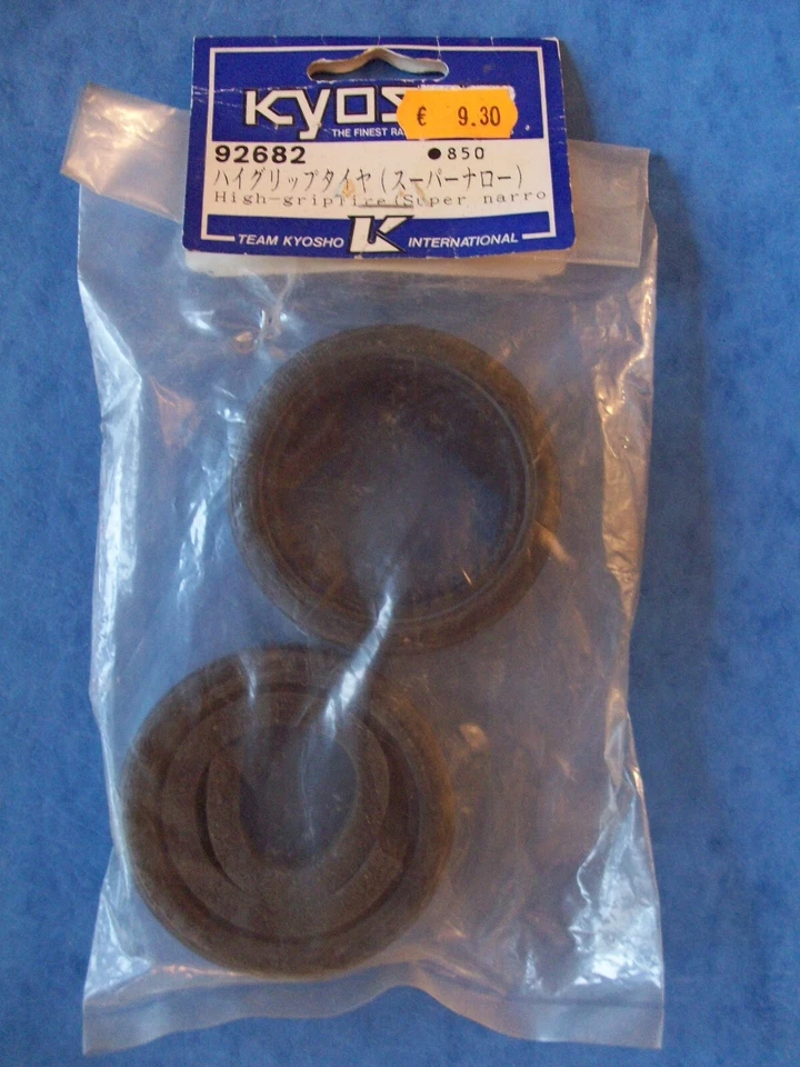 VINTAGE KYOSHO 92682 HIGH GRIP TIRE SUPER NARROW OPEN PACKAGE 1 INSERT MISSING - Image 1 of 1