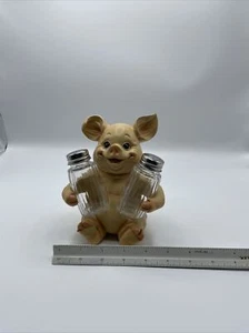 Resin Pig Salt And Pepper Holder With Shakers - Picture 1 of 2