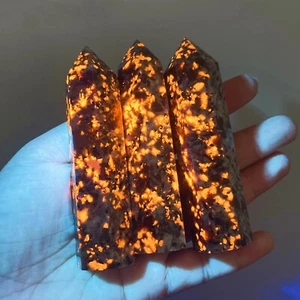 8-9 cm natürlicher Yooperlite Turm Kristall Stab fluoreszierender Flammenstein zur Heilung - Bild 1 von 6