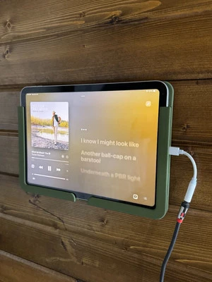 iPad 10th Gen Wall Mount - Image 1 of 3