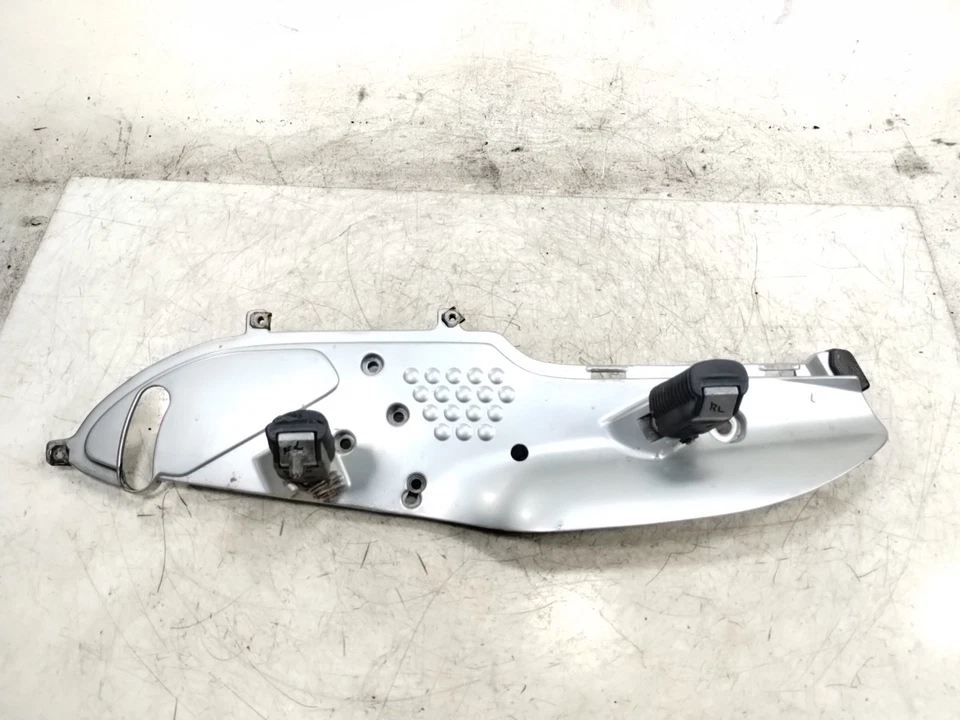 BMW R1100 RT R 2000 00 soporte de montaje de reposapiés delantero trasero izquierdo Foto 1 de 4