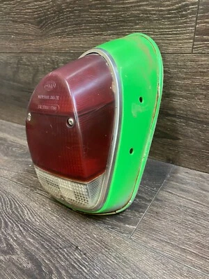 Volkswagen Beetle, 1968, 1969, 1970, Complete Right Tail Light Assembly - image 1 of 4