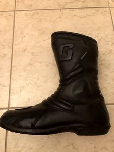 motorcycle boots - Picture 1 of 3